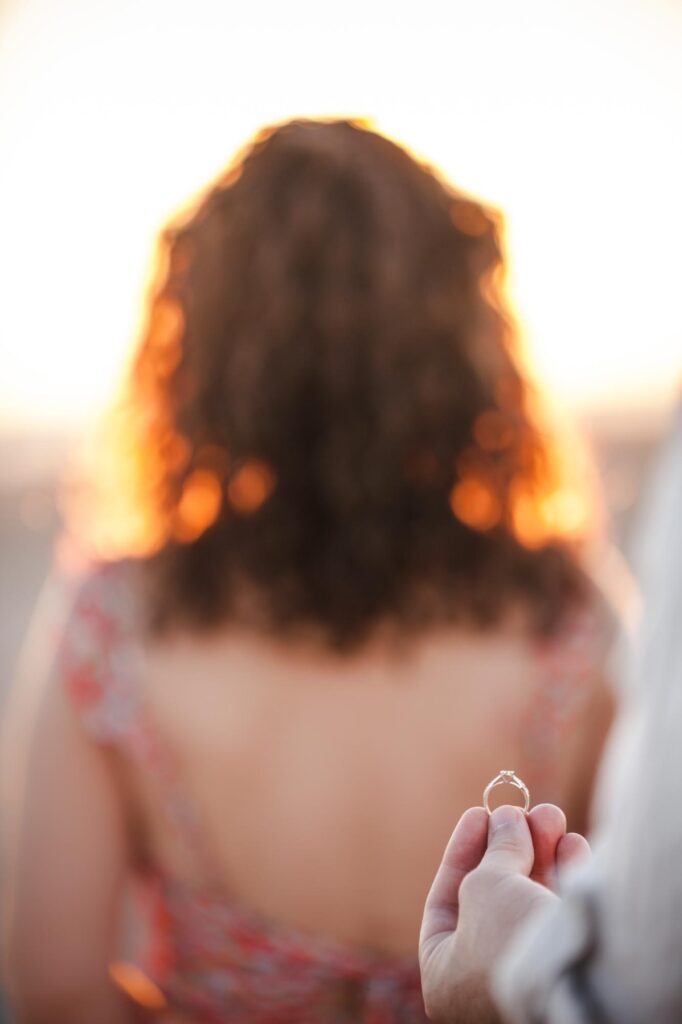 photo de couple au grau du roi lors d'une séance engagement